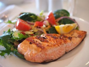 Healthy salmon meal with vegetables